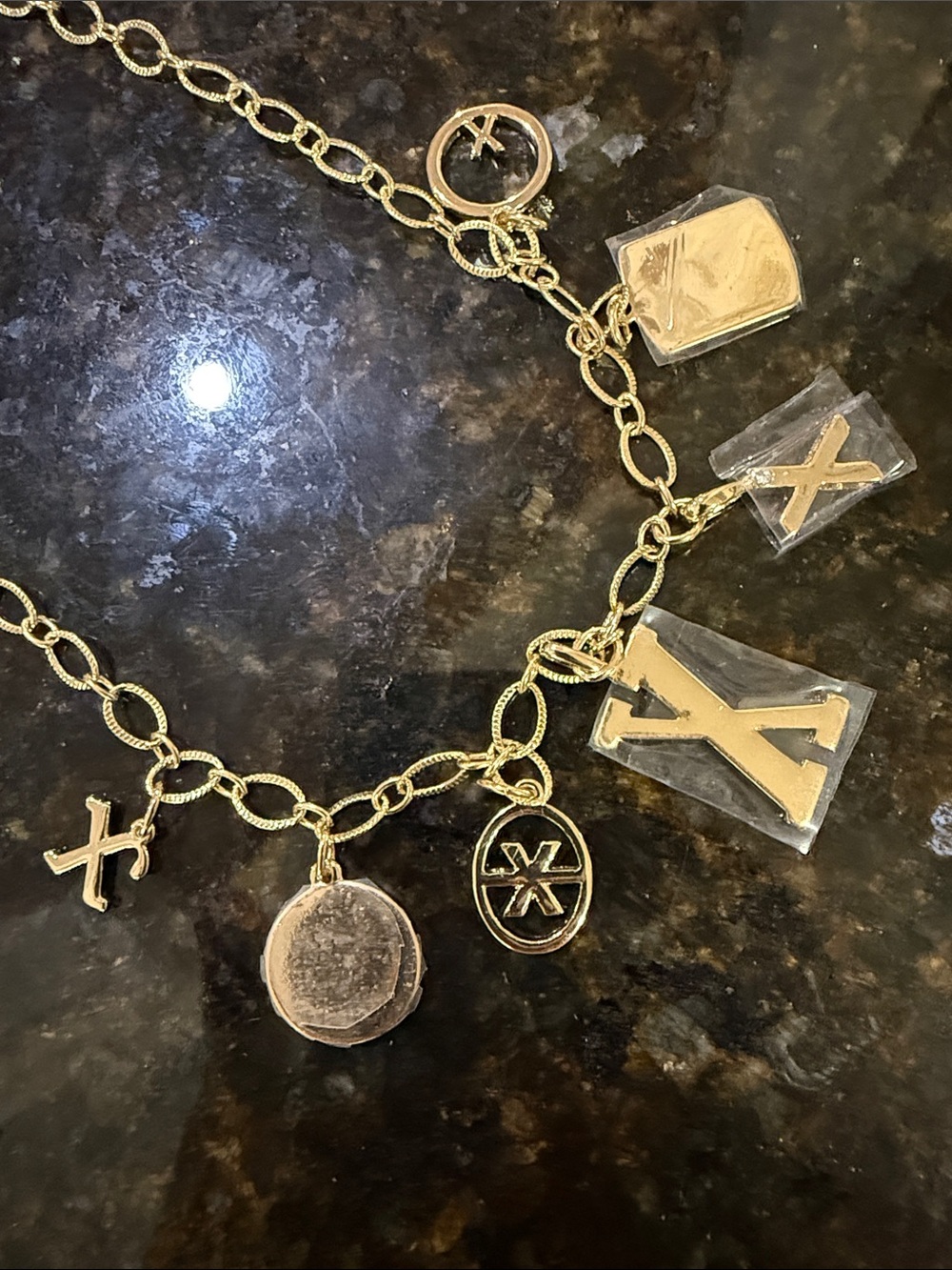 Anthropologie-Sequin NYC XOXO Gold-Tone Multi-Charm Necklace!!🔥🔥🔥 - Picture 10 of 16
